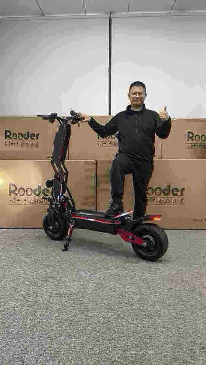 Вялікі колавы скутэр вытворца Вялікі колавы скутэр вытворца