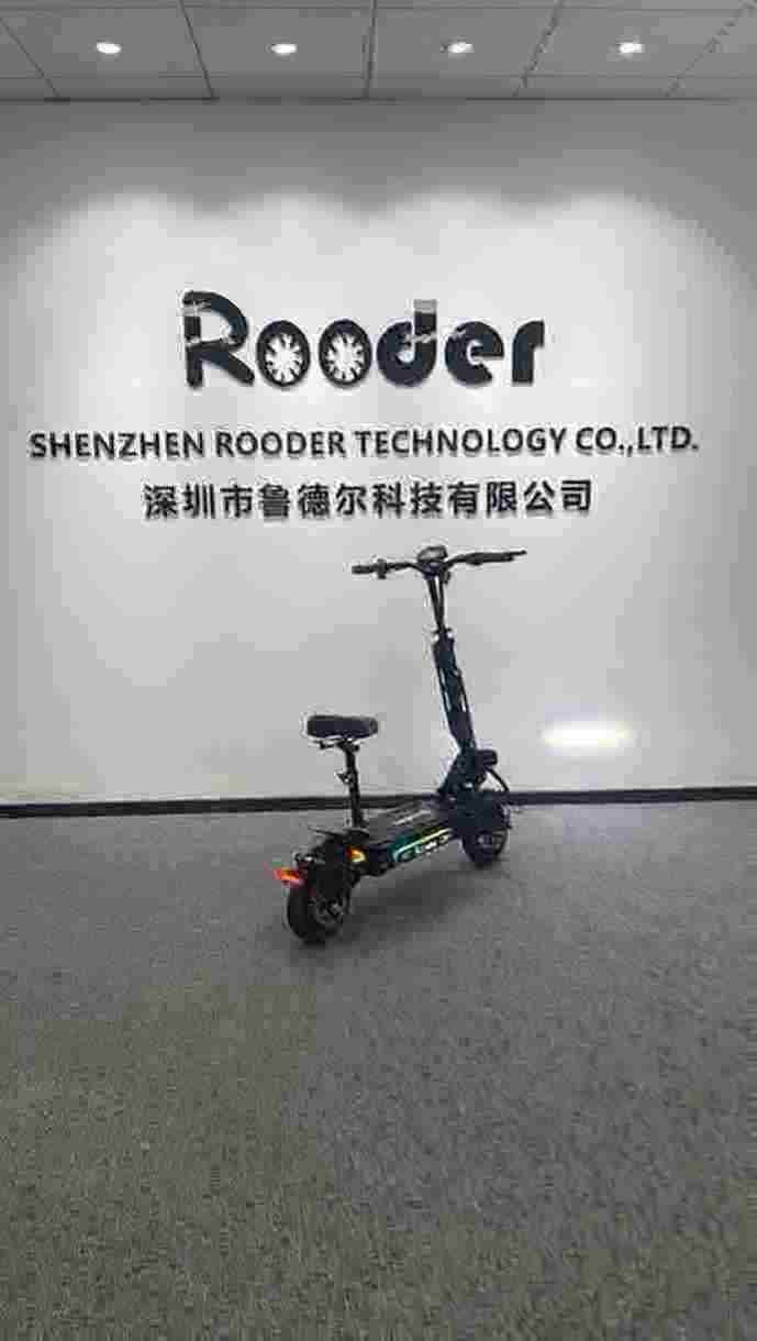 Электрычны самакат Coco City вытворца Электрычны самакат Coco City вытворца